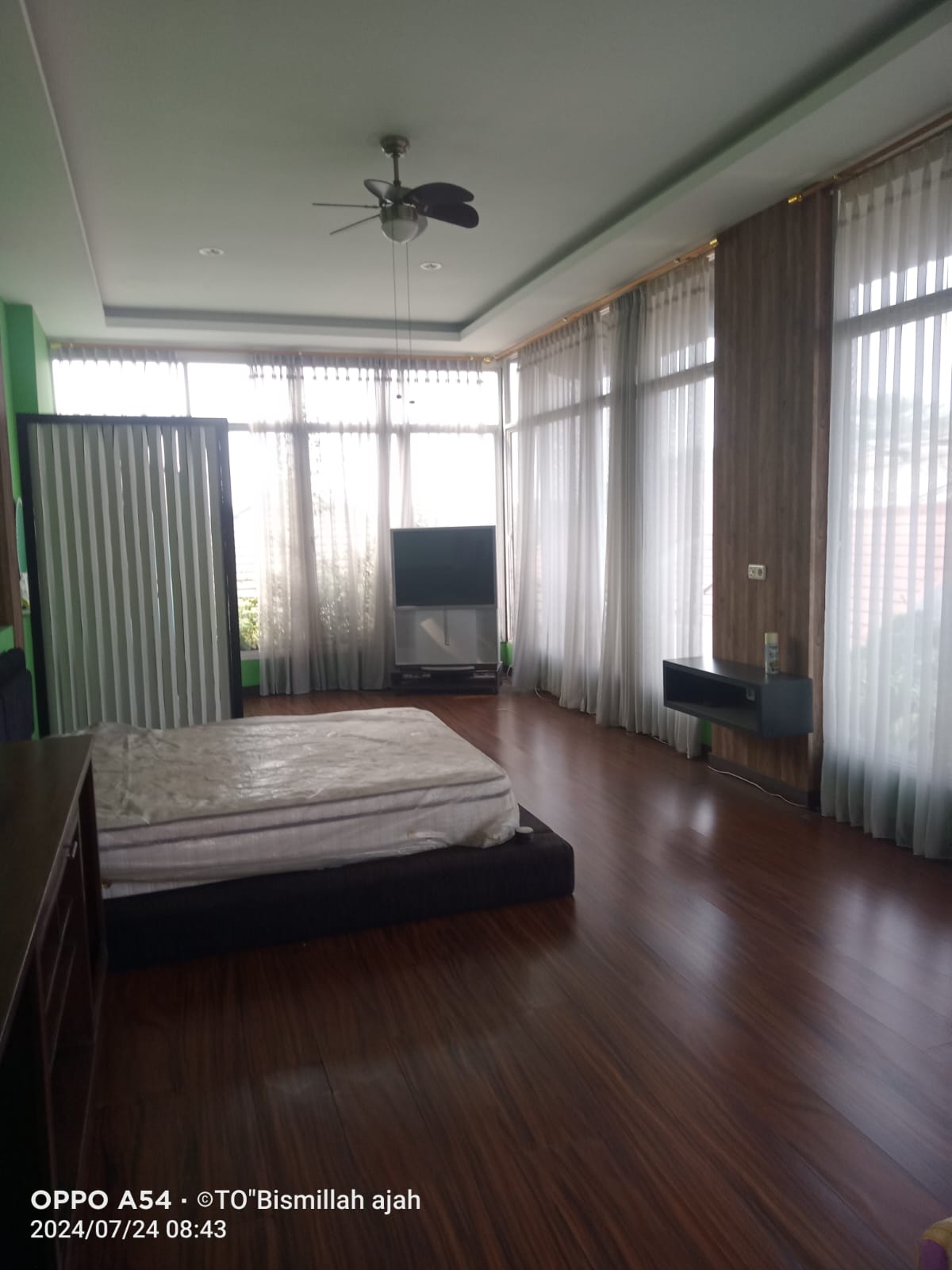 DIjual Rumah Full Furnish di West Esplenade Grand Wisata
